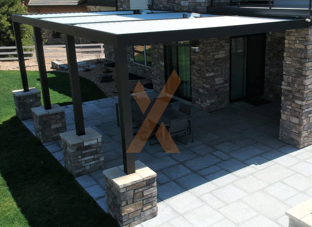 Backyard attached shade pergola broomfield by StruXure Pergola