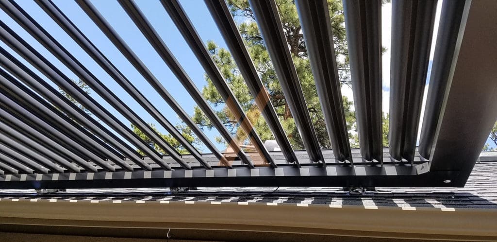 Evergreen aluminium Deck cover by StruXure of the Rockies