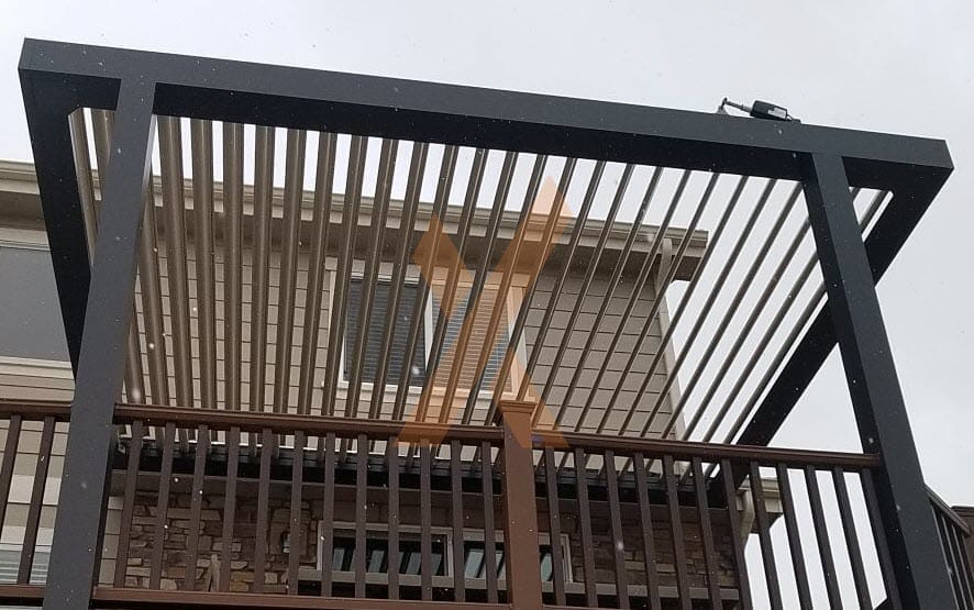 Gillette high deck pergola by StruXure Denver