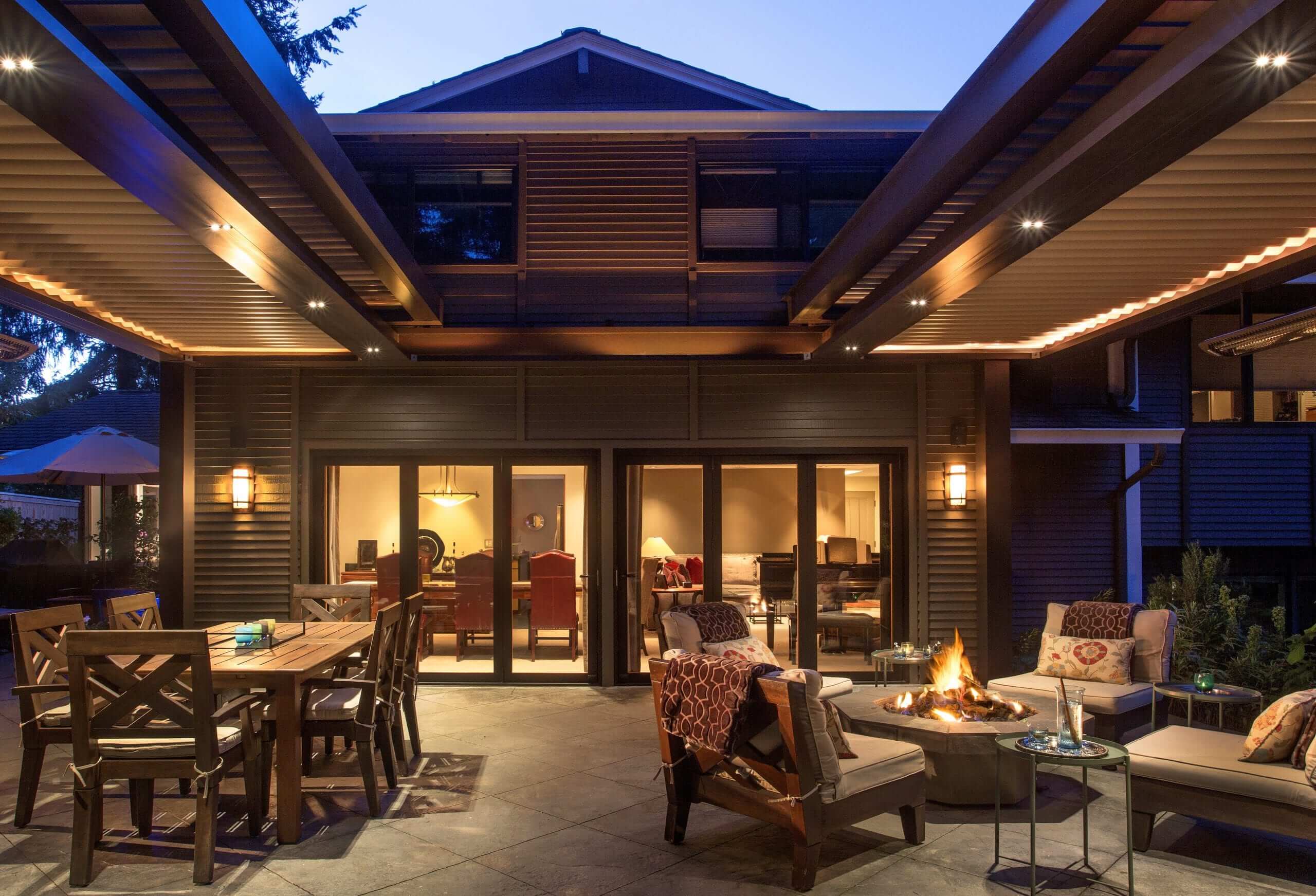Pergola with a retractable roof